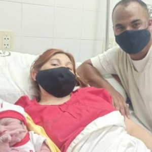 B体育官方网站-迭戈·萨尔瓦多 阿根廷2021年首个新生儿致敬老马！